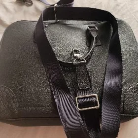LV.  LOUIS VUITTON