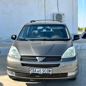 Toyota Sienna 2004