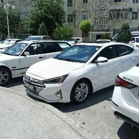 Hyundai Elantra 2020