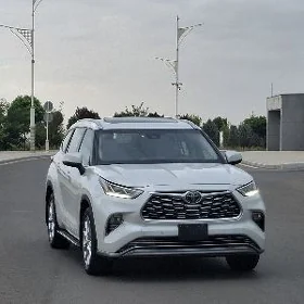 Toyota Highlander 2021