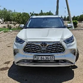 Toyota Highlander 2021