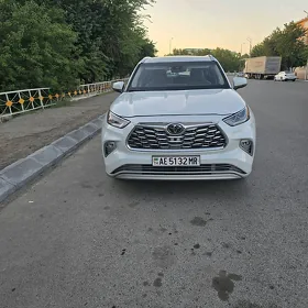 Toyota Highlander 2021