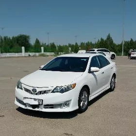Toyota Camry 2012