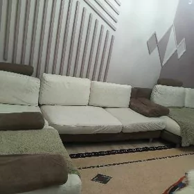 Diwan iki sany kreslo