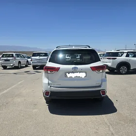 Toyota Highlander 2019