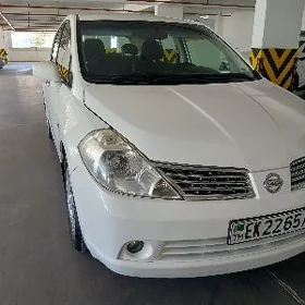 Nissan Tiida 2008