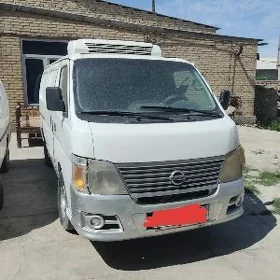 Nissan Urvan 2008