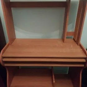 Kompyuter üçin stol