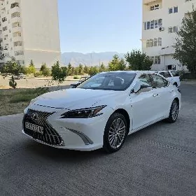 Lexus ES 350 2022