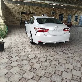 Toyota Camry 2023