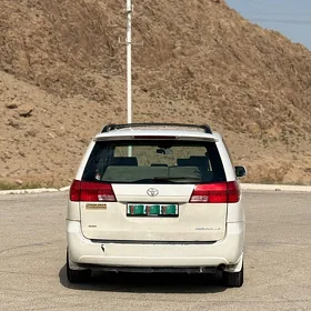 Toyota Sienna 2004