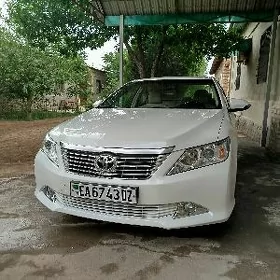 Toyota Camry 2014