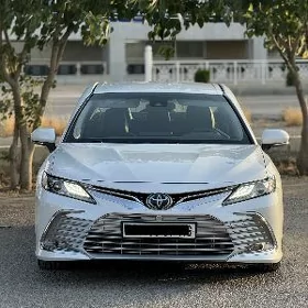 Toyota Camry 2021