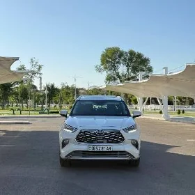 Toyota Highlander 2020