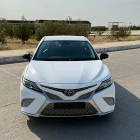 Toyota Camry 2020