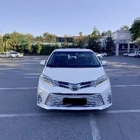 Toyota Sienna 2019