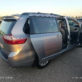 Toyota Sienna 2018