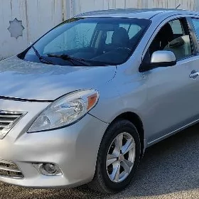 Nissan Versa 2013
