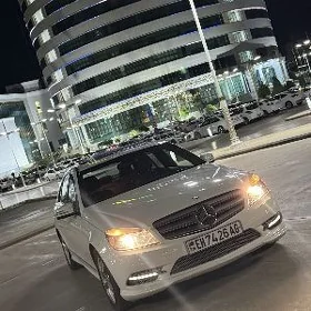 Mercedes-Benz C300 2011