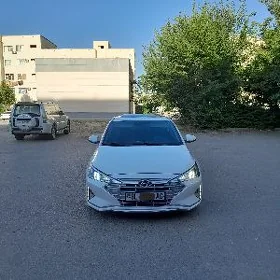 Hyundai Elantra 2020