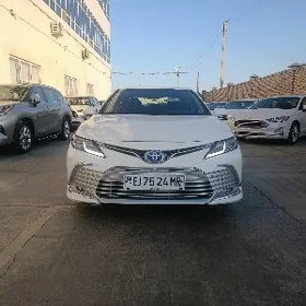 Toyota Camry 2021