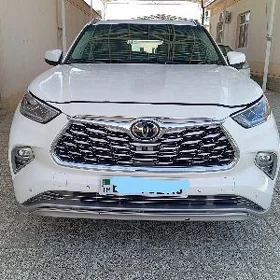 Toyota Highlander 2021