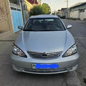 Toyota Camry 2004