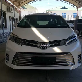 Toyota Sienna 2015