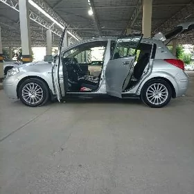 Nissan Versa 2010