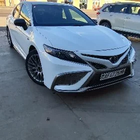 Toyota Camry 2021