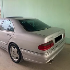 Mercedes-Benz E320 2000