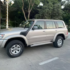 Nissan Patrol 2000