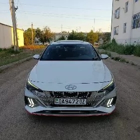 Hyundai Elantra 2022