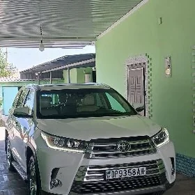 Toyota Highlander 2018