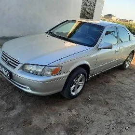 Toyota Camry 2000