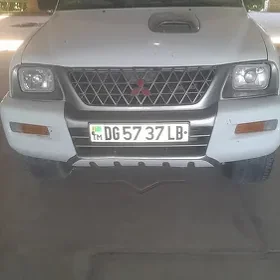 Mitsubishi L200 2002