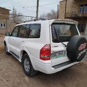 Mitsubishi Pajero 2003
