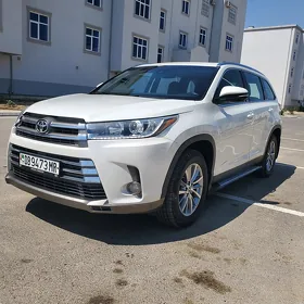 Toyota Highlander 2019