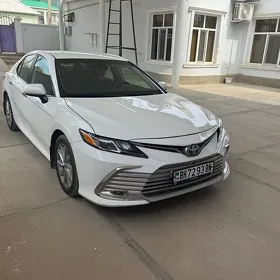 Toyota Camry 2021