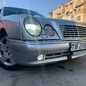 Mercedes-Benz E320 1996
