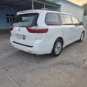 Toyota Sienna 2017