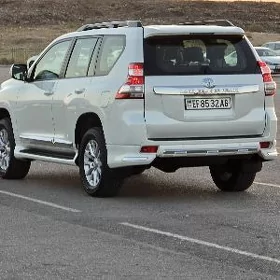 Toyota Land Cruiser Prado 2015