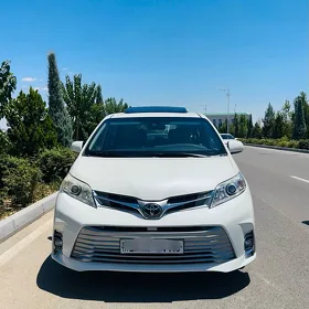 Toyota Sienna 2020