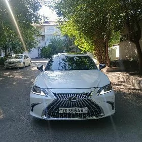 Lexus ES 350 2022