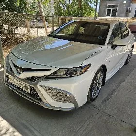 Toyota Camry 2021