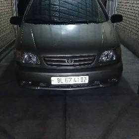 Toyota Sienna 2002