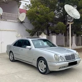 Mercedes-Benz E320 2000