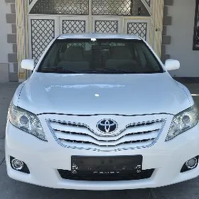 Toyota Camry 2010