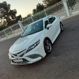Toyota Camry 2024