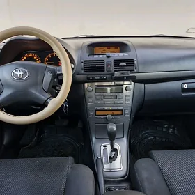 Toyota Avensis 2004